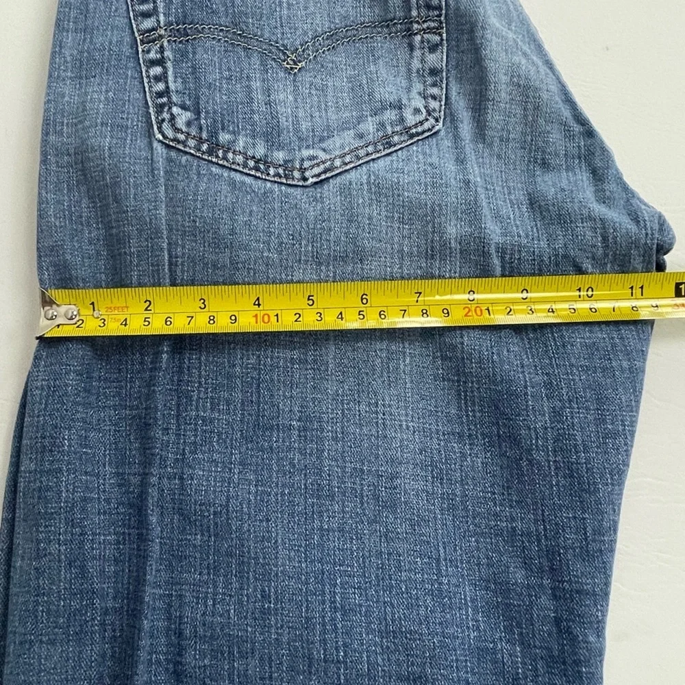 Levi’s 505 Light Wash Relaxed Straight Jeans – 32x32